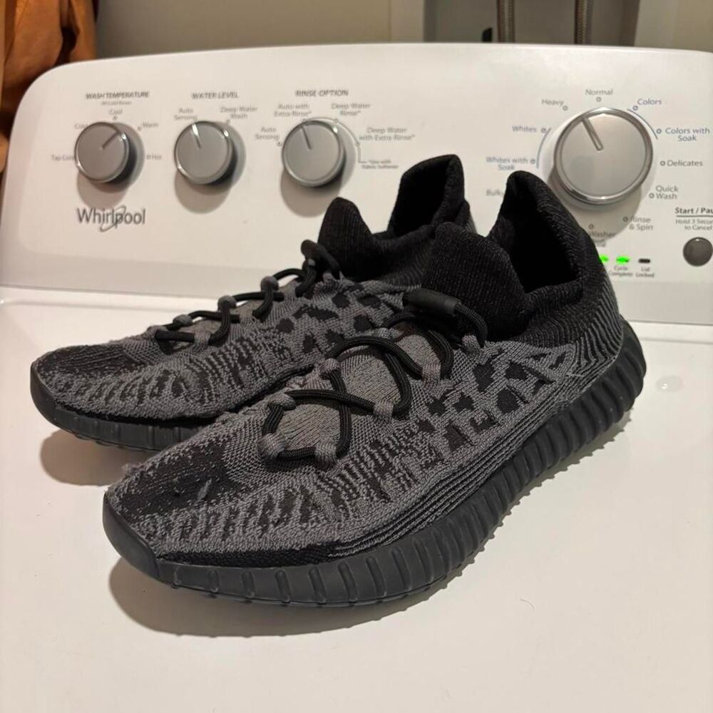 Yeezy Men's Black Trainers